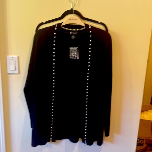 Bloomingdale’s black cashmere shawl style sweater size small. NWT.